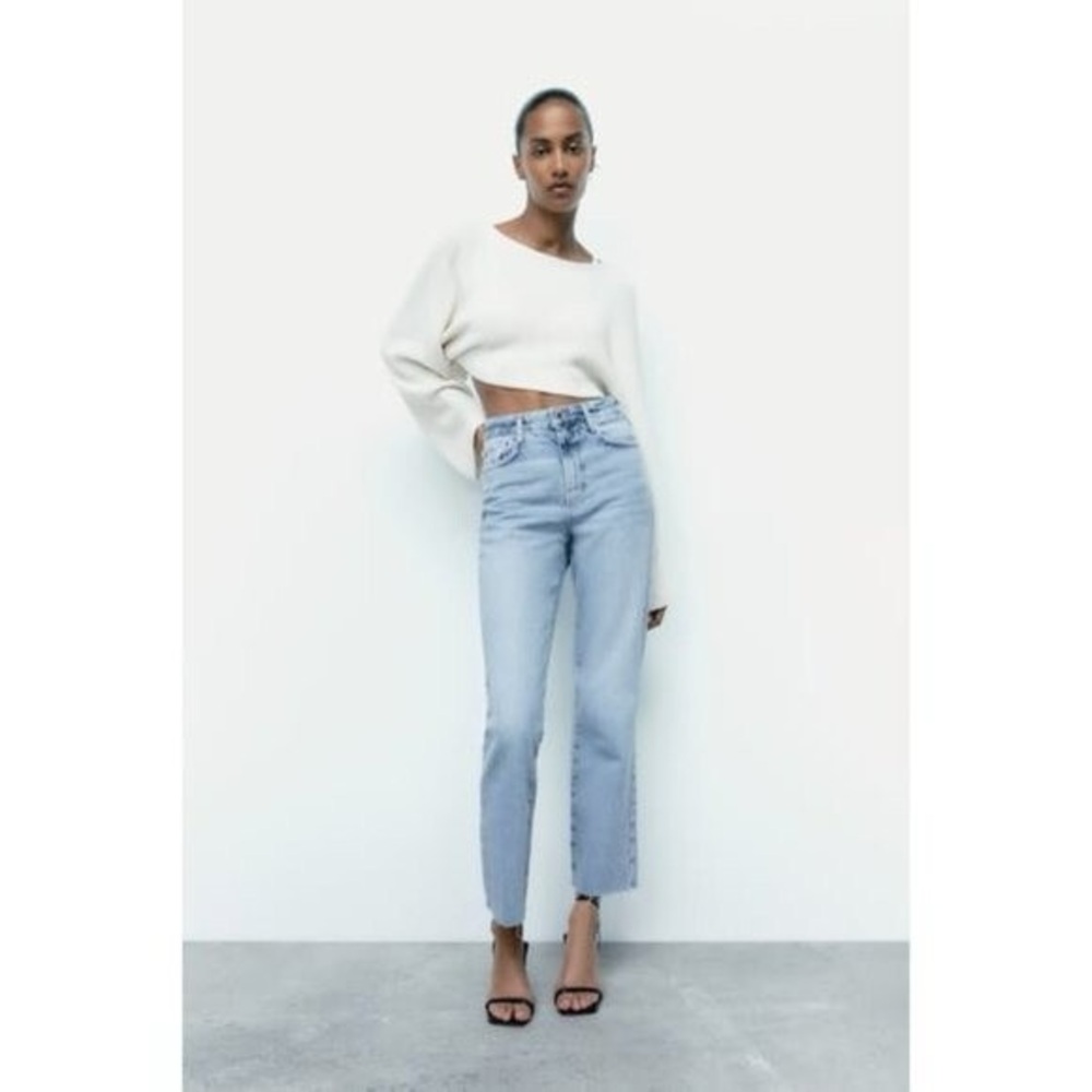 Zara Light Wash‎ Denim Jeans-Rough hem 👖